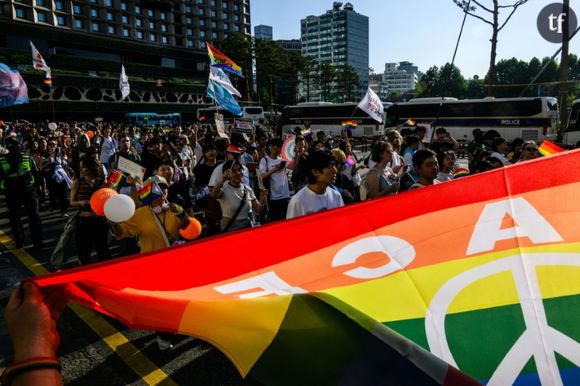 Des dizaines de milliers de personnes défilent le 1er juin 2024 à Séoul pour la marche des Fiertés, l'une des plus importantes en Asie