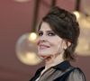 Aujourd'hui, Fanny Ardant, à l'affiche du dernier long-métrage du cinéaste, "The Palace", persiste et signe. En Une du magazine Causeur, la célèbre actrice chère à François Truffaut désire défendre "l'honneur de Roman Polanski", contre "le maccarthysme #MeToo".  
French actress Fanny Ardant arrives for the premiere of 'The Palace' during the 80th Venice Film Festival in Venice, Italy, 02 September 2023. The movie is presented out of competition at the festival running from 30 August to 09 September 2023. © ANSA/ZUMA Press/Bestimage Première du film "The Palace" lors du 80ème festival international du film de Venise, La Mostra