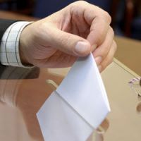 Présidentielle 2012 : principes et enjeux du parrainage politique