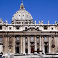 Le pape Benoît XVI nuance sa position à l’égard du préservatif