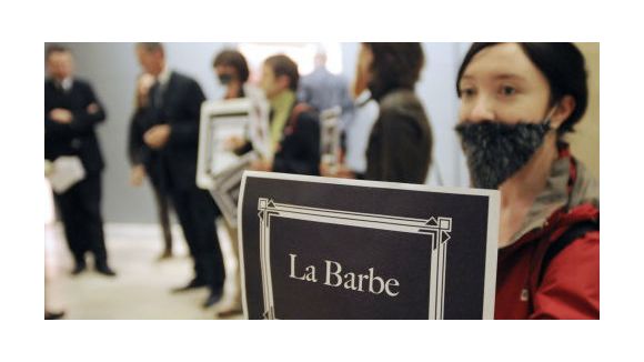 Les femmes à barbe sombrent au Petit Journal de Barthès
