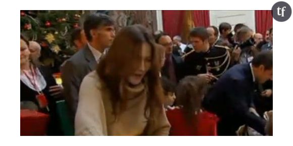 Carla Bruni-Sarkozy : 1re apparition publique depuis son accouchement à l'Elysée [Vidéo]
