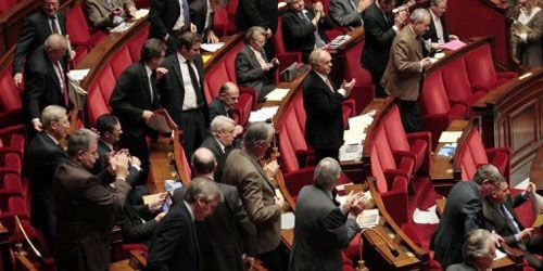 Transgenres : faut-il intégrer l'identité de genre dans l'état civil français ?