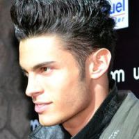2012 : Baptiste Giabiconi pose nu sur Twitter - Photo