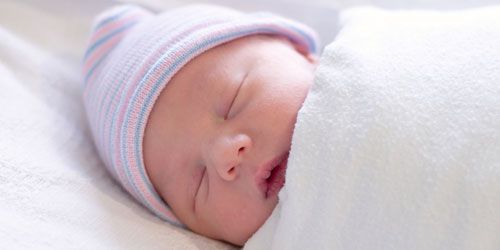 Une policière lesbienne se voit refuser un congé naissance