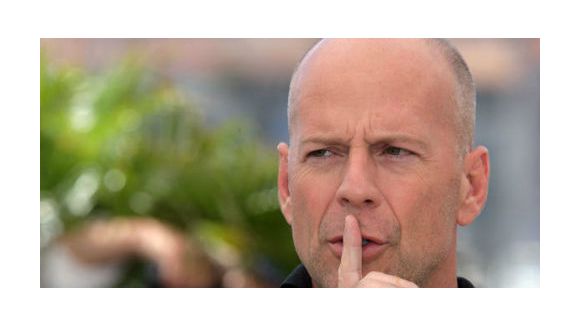 Bruce Willis joue au héros pour Demi Moore 