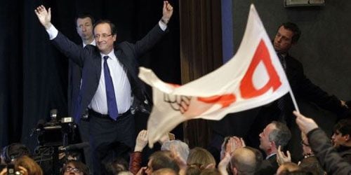 Présidentielle : Hollande brocarde Sarkozy sur ses propositions