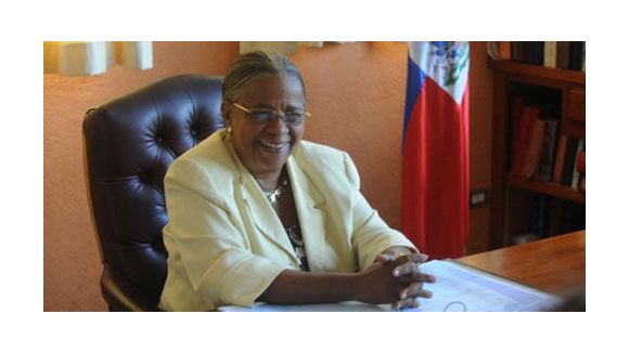 Elections en Haïti : Mirlande Manigat en tête du premier tour