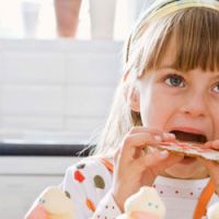 Encore trop de gras et de sucre dans l’alimentation des enfants