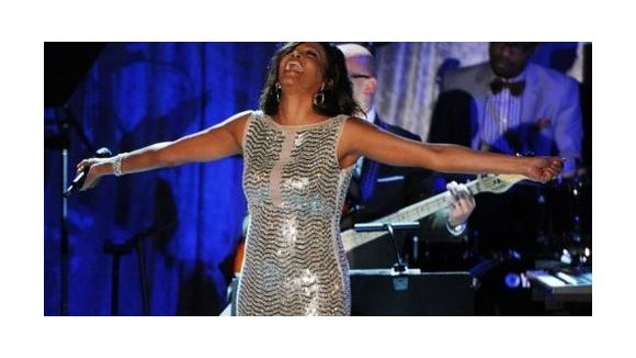 Whitney Houston : voir en direct live streaming son enterrement 