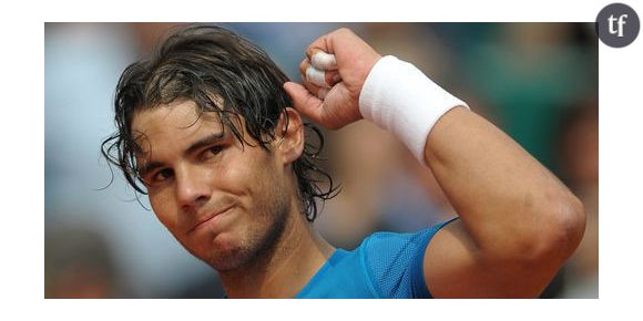 Rafael Nadal prend la pose pour Armani avec Rihanna