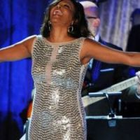 Whitney Houston : une photo de son cercueil dans le National Enquirer