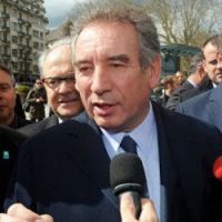 Présidentielle 2012 : Bayrou n'apprécie pas la course au FN de Sarkozy