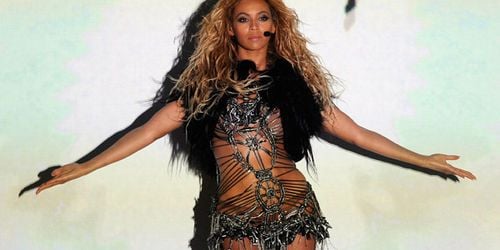 Beyoncé parle de son faux ventre