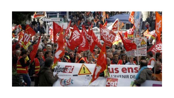 1er Mai : des milliers de manifestants dans les rues contre l'austérité