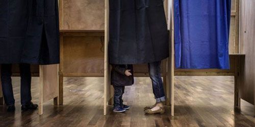 Présidentielle 2012 : les Français appelés à choisir entre Hollande et Sarkozy