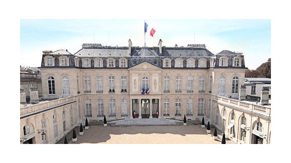 Passation de pouvoir en direct : Hollande officiellement président de la République
