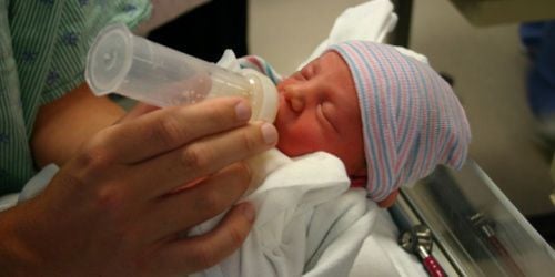 Jeunes mamans, faites don de votre lait !