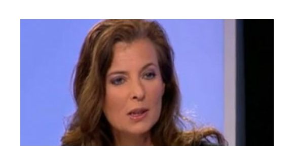 Valérie Trierweiler : Hollande « sous le choc » après l’affaire Twitter - Vidéo