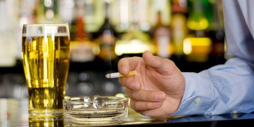 Cancer : les Français relativisent les dangers du tabagisme et de l'alcool