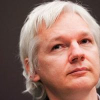 Julian Assange, réfugié à l'ambassade d'Equateur, demande l'asile politique