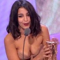 Leïla Bekhti : « Avoir un enfant, et même plusieurs, c’est une évidence »
