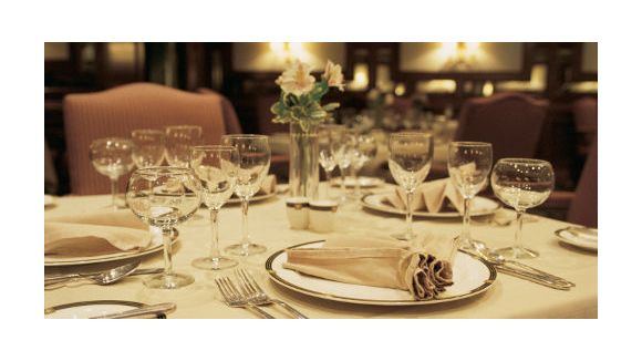Les Français sortent moins au restaurant