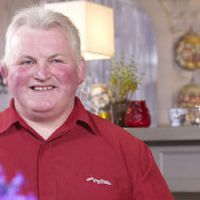 L’amour est dans le pré 2012 : Thierry l’agriculteur aux joues rouges