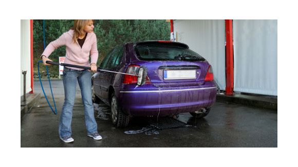 61% des conductrices s'occupent de l'entretien de leur voiture