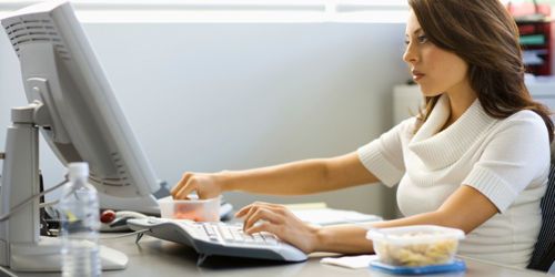 Zapper ses pauses-déjeuner équivaut à 16 jours de travail en plus