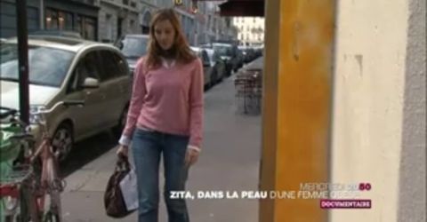 Zita toute nue dans la peau d’une naturiste sur M6