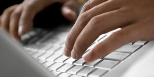 Réseaux sociaux : 77% des Français sont « accros »