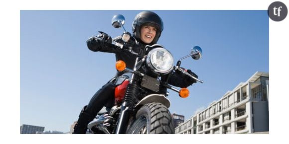 Les femmes titulaires d’un permis moto discriminées