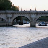 Interdiction de nager dans la Seine : la traversée de Paris tombe à l'eau 