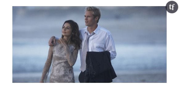 Vie de bureau : l'été, les cadres draguent sur Internet