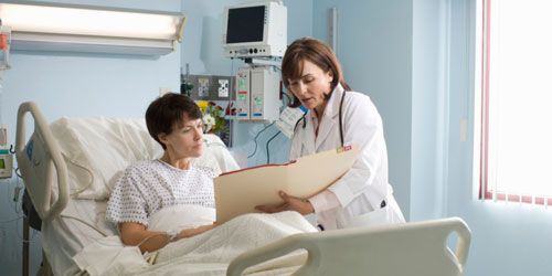 Hôpital : Marisol Touraine s'exprime contre les blouses qui laissent « les fesses à l'air »