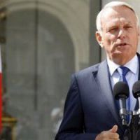 Pour les éditorialistes, Ayrault a pris des « demi-mesures »