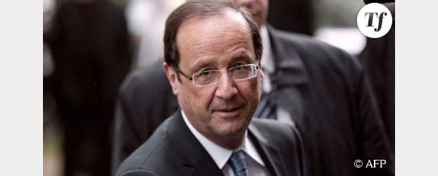 Hollande contraint de donner un cours de communication à ses ministres