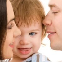 « Aider les parents à être parents » : un rapport sur les méthodes de nos voisins