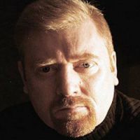 R.J. Ellory : sous pseudo, l'écrivain descend ses confrères sur Amazon