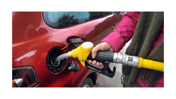 Essence : le pétrole reste cher en France