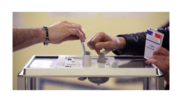 Droit de vote des étrangers : la promesse qui divise la majorité présidentielle