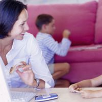 Pour être heureuses au travail, les femmes ont besoin de temps pour leur famille
