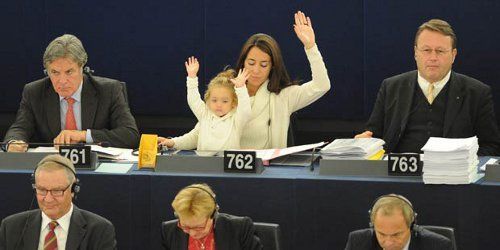 Licia Ronzulli : comment une députée européenne concilie vie pro et vie privée