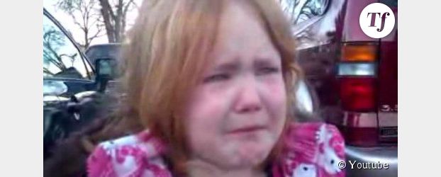 "Bronco Bamma girl" : une fillette en larmes, star de la campagne américaine - vidéo