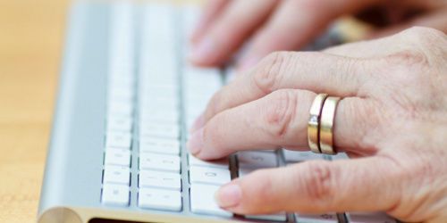 Femmes seniors et e-commerce : des retraitées hyper-branchées