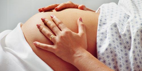 Obésité et grossesse : quels risques pour la future maman et le bébé ? 