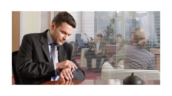 Working Dads : les hommes sont cloués au "plancher de verre"