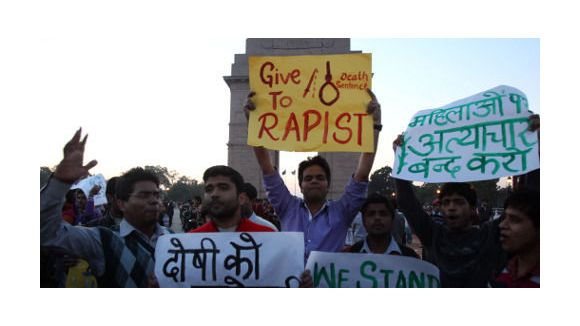 New Delhi : les habitants de la "capitale indienne du viol" se rebellent