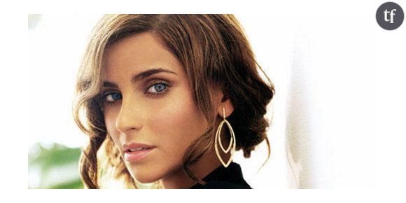 Kadhafi arrose les "people" : Nelly Furtado reverse l'argent